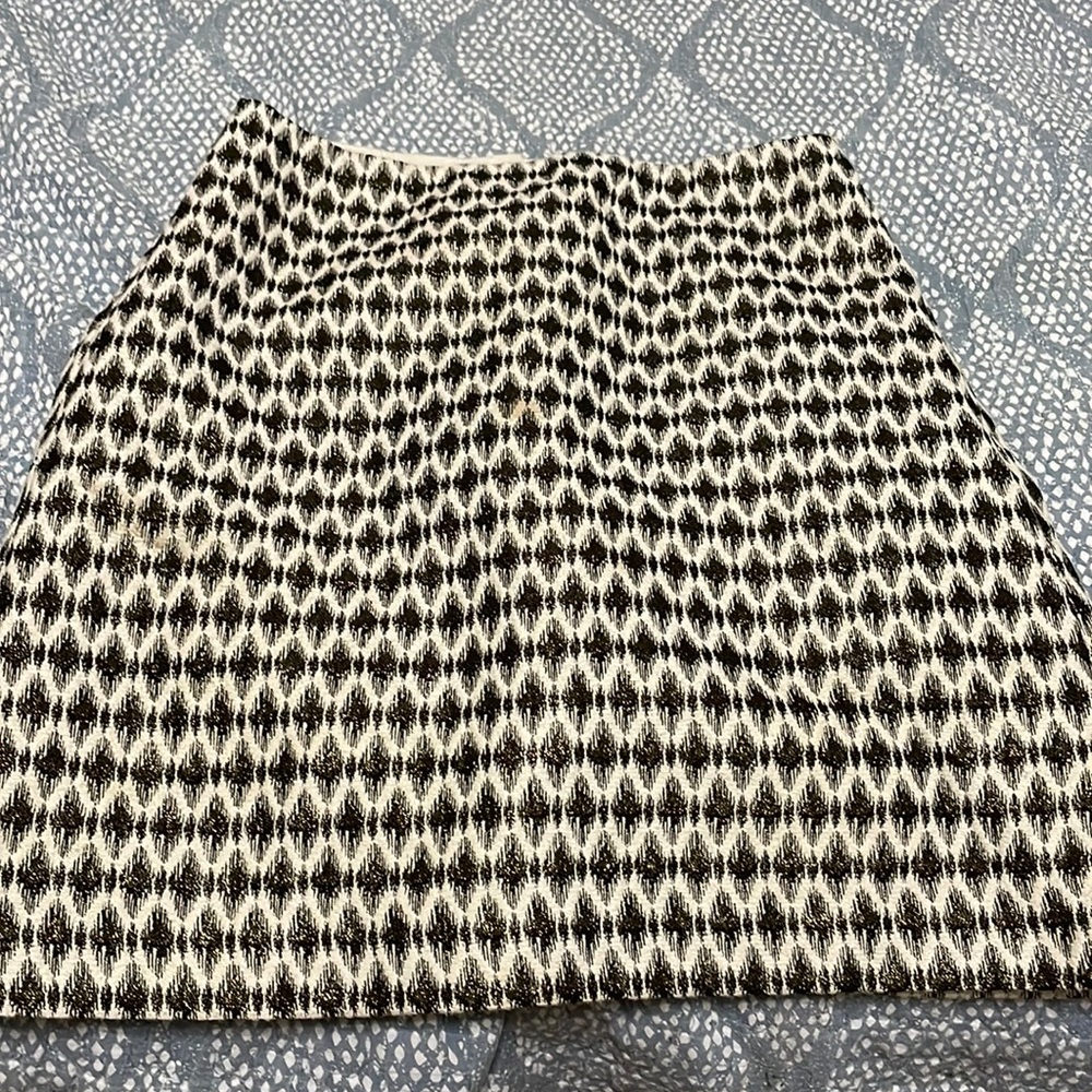 Patterned skirt, size medium. Brand LOFT